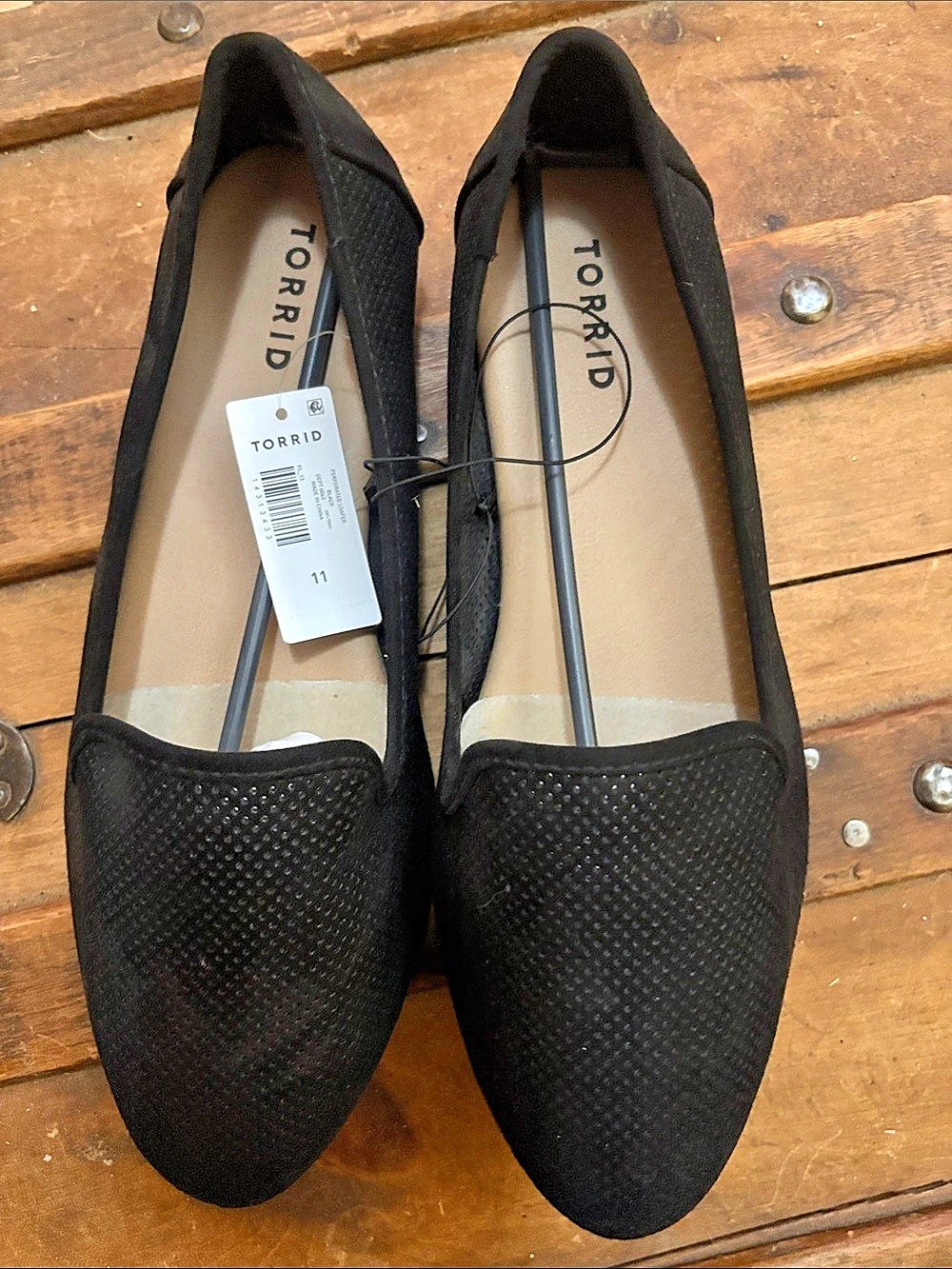 Torrid Perforated Loafer (WW) ) Black Flats US 11